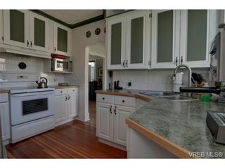 Photo 8: 1140 Vista Hts in VICTORIA: Vi Hillside House for sale (Victoria)  : MLS®# 674525