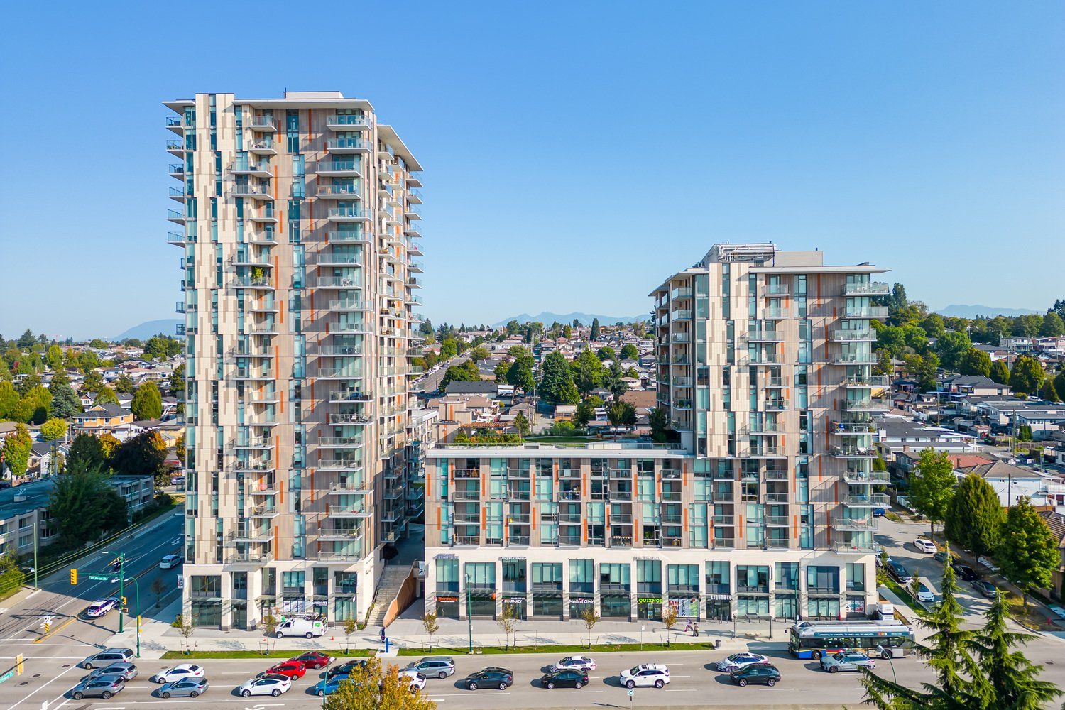 Main Photo: 806 8181 CHESTER Street in Vancouver: South Vancouver Condo for sale in "Fraser Commons" (Vancouver East)  : MLS®# R2812179