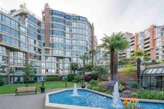Photo 16: 209 1470 PENNYFARTHING Drive in Vancouver: False Creek Condo for sale in "HARBOUR COVE" (Vancouver West)  : MLS®# R2268174