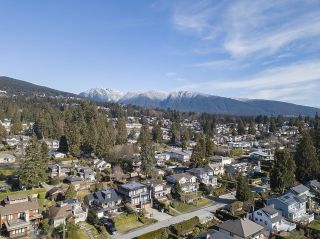 Photo 31: 1395 GORDON Avenue in West Vancouver: Ambleside House for sale : MLS®# R2655480
