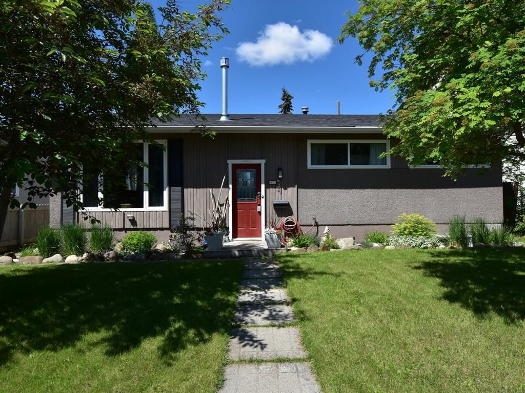 Main Photo: 3631 Logan Crescent SW in Calgary: Lakeview Detached for sale : MLS®# A1233274