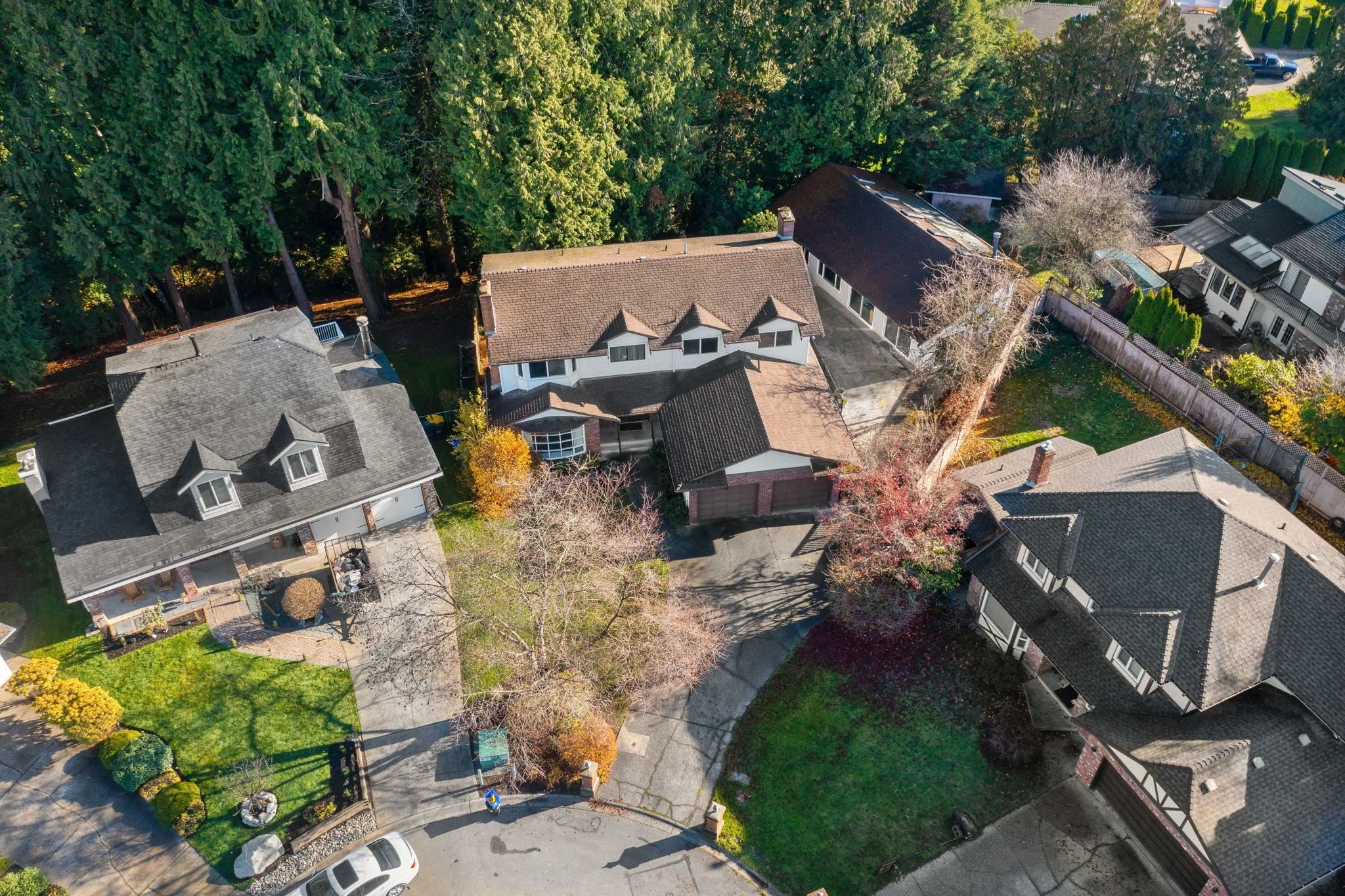Main Photo: 20424 90A Avenue in Langley: Walnut Grove House for sale : MLS®# R2833504