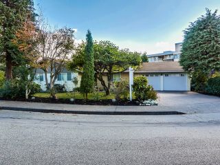 Photo 2: 68 Mott Crescent in New Westminster: Home for sale : MLS®# R2002099