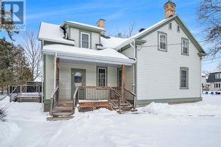 Photo 2: 60 WILSON STREET W in Perth: House for sale : MLS®# 1356347