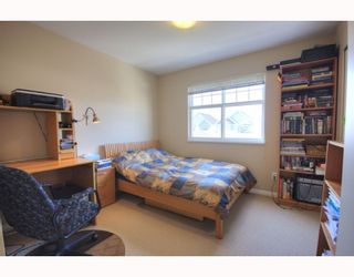 Photo 10: 6953 ROBSON Drive in Richmond: Terra Nova House for sale in "SWEETWATER" : MLS®# V764398