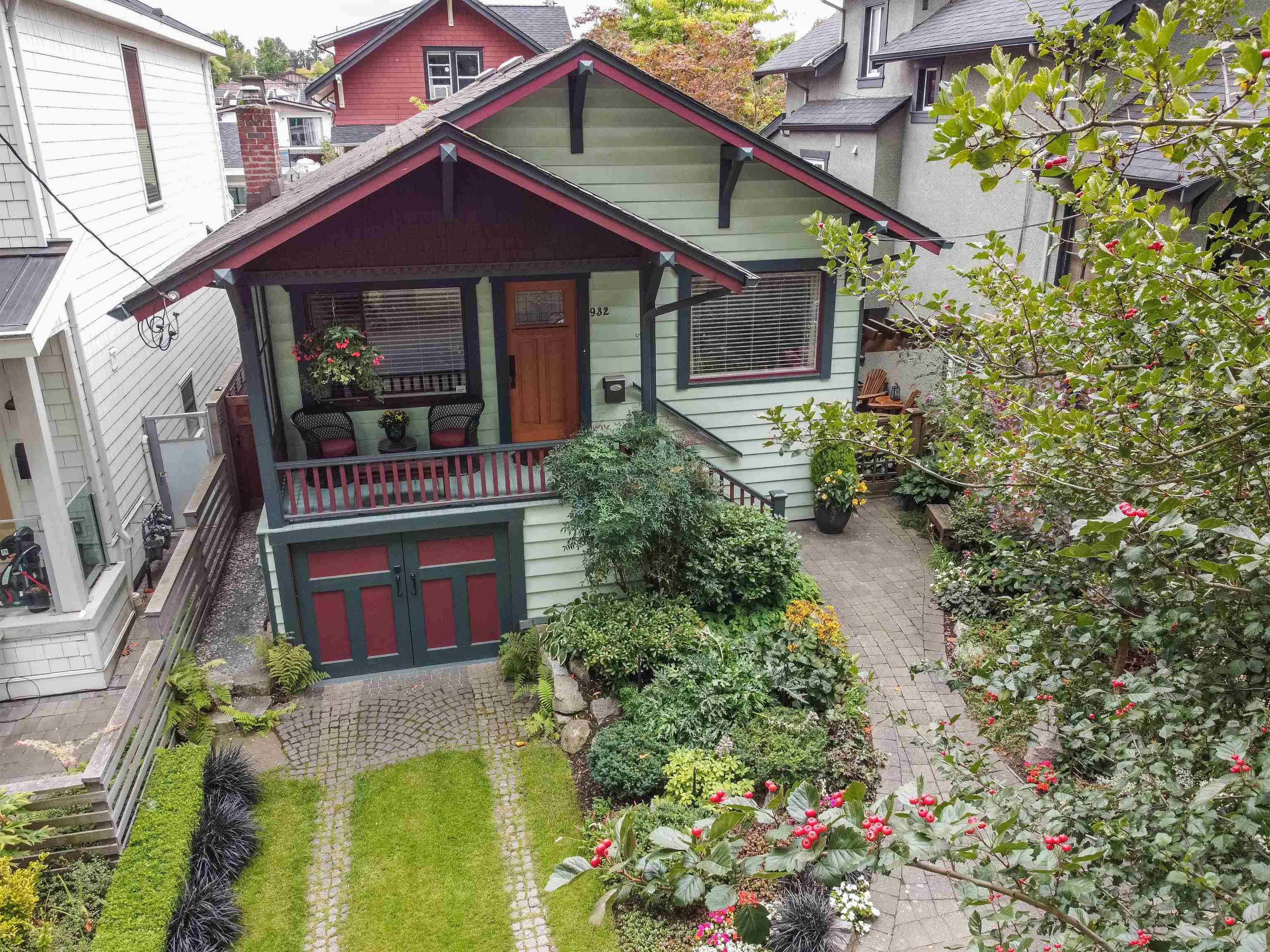 Main Photo: 932 E 24TH Avenue in Vancouver: Fraser VE House for sale in "CEDAR COTTAGE" (Vancouver East)  : MLS®# R2714134