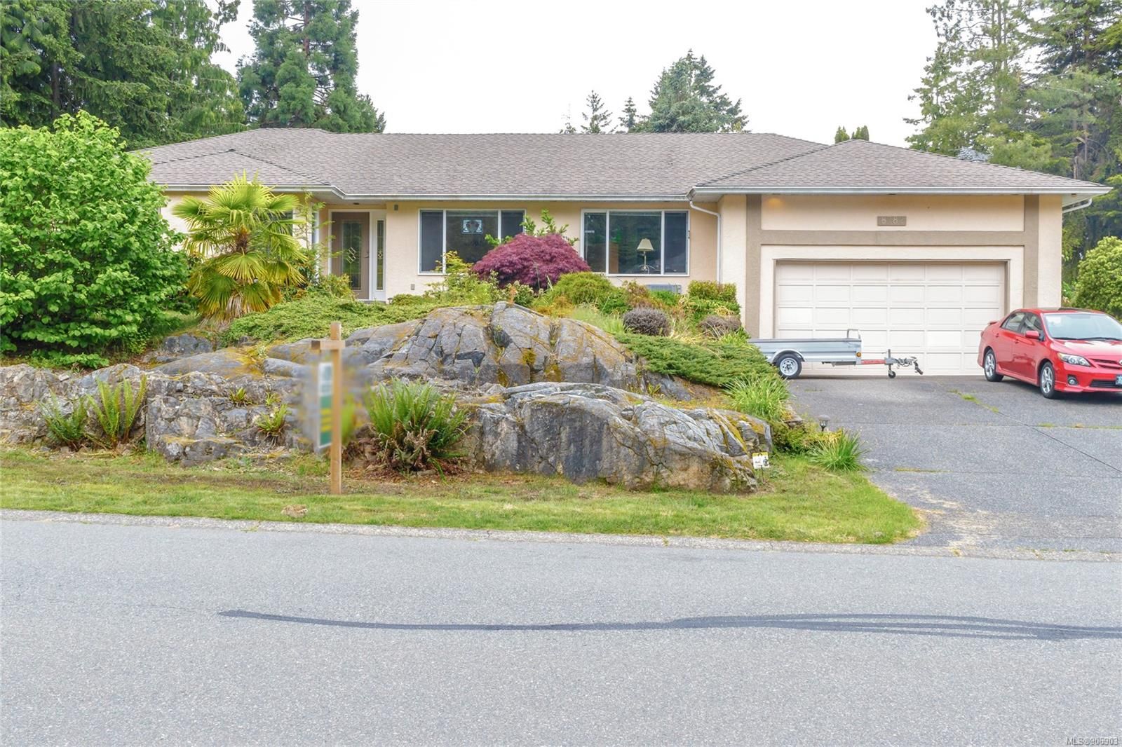 Main Photo: 8782 Cordero Cres in North Saanich: NS Dean Park House for sale : MLS®# 906903
