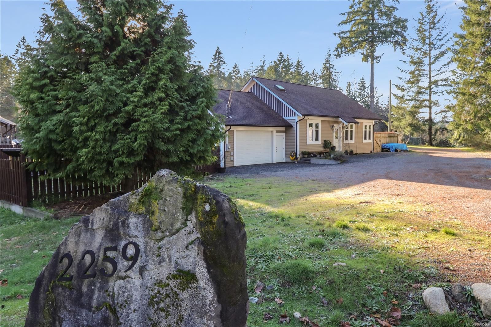 Main Photo: 2259 South Wellington Rd in Nanaimo: Na Extension House for sale : MLS®# 890503