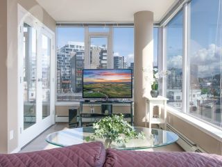 Photo 2: 706 1887 CROWE Street in Vancouver: False Creek Condo for sale (Vancouver West)  : MLS®# R2759942