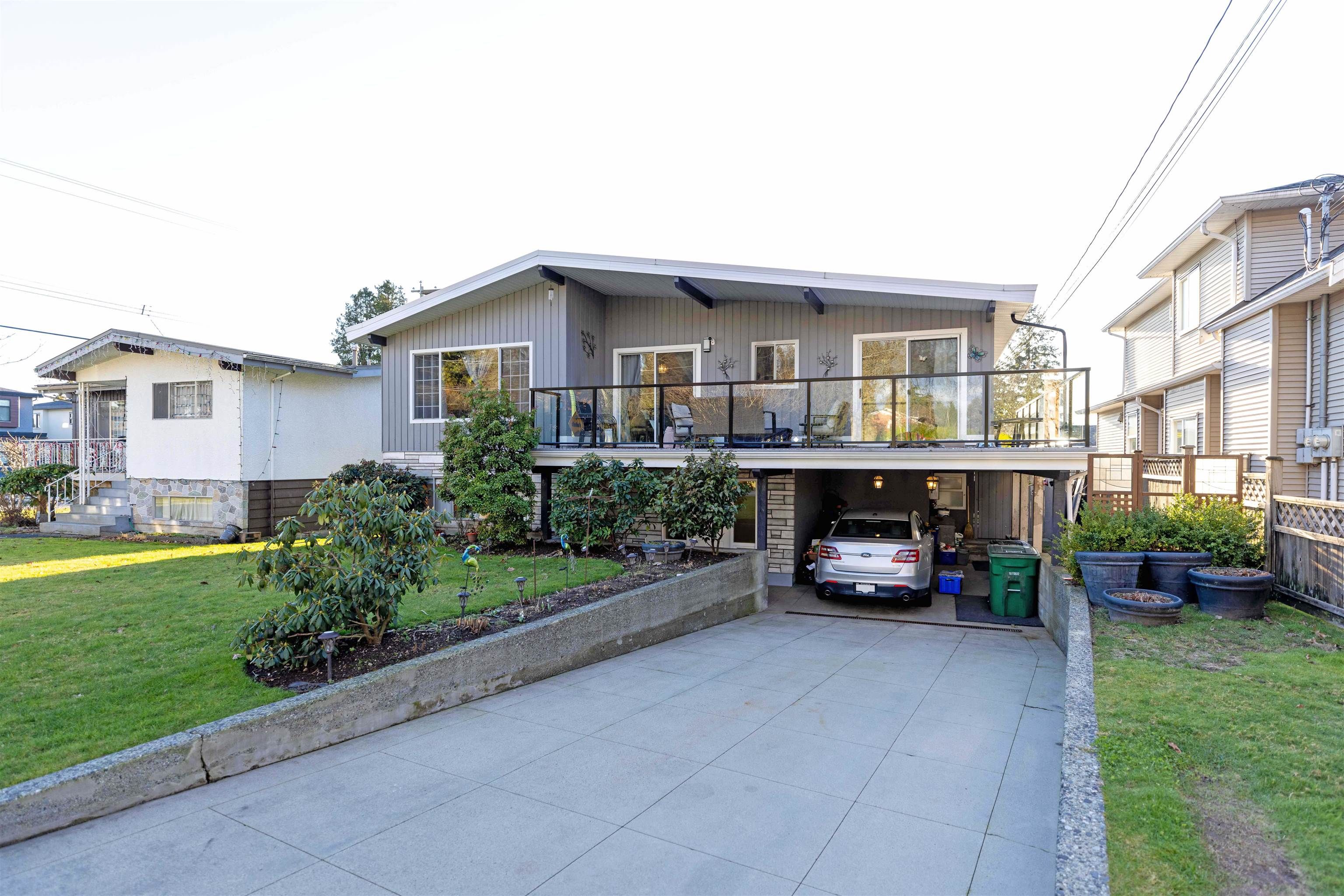 Photo 2: Photos: 7777 WRIGHT Street in Burnaby: East Burnaby House for sale (Burnaby East)  : MLS®# R2647902