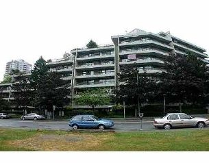Main Photo: Parkcrest: 5932 Patterson Ave in Metrotown - Burnaby: Number of Units - 95 Condo for sale () 
