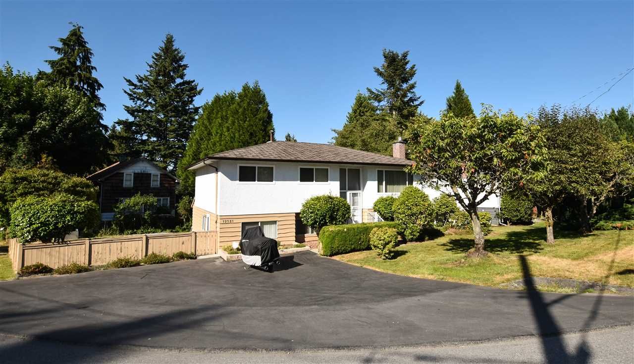 Main Photo: 12521 GROVE Crescent in Surrey: Cedar Hills House for sale (North Surrey)  : MLS®# R2191521