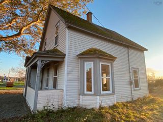 Photo 4: 127 Main Street in Port Hood: 306-Inverness County / Inverness Residential for sale (Highland Region)  : MLS®# 202322017