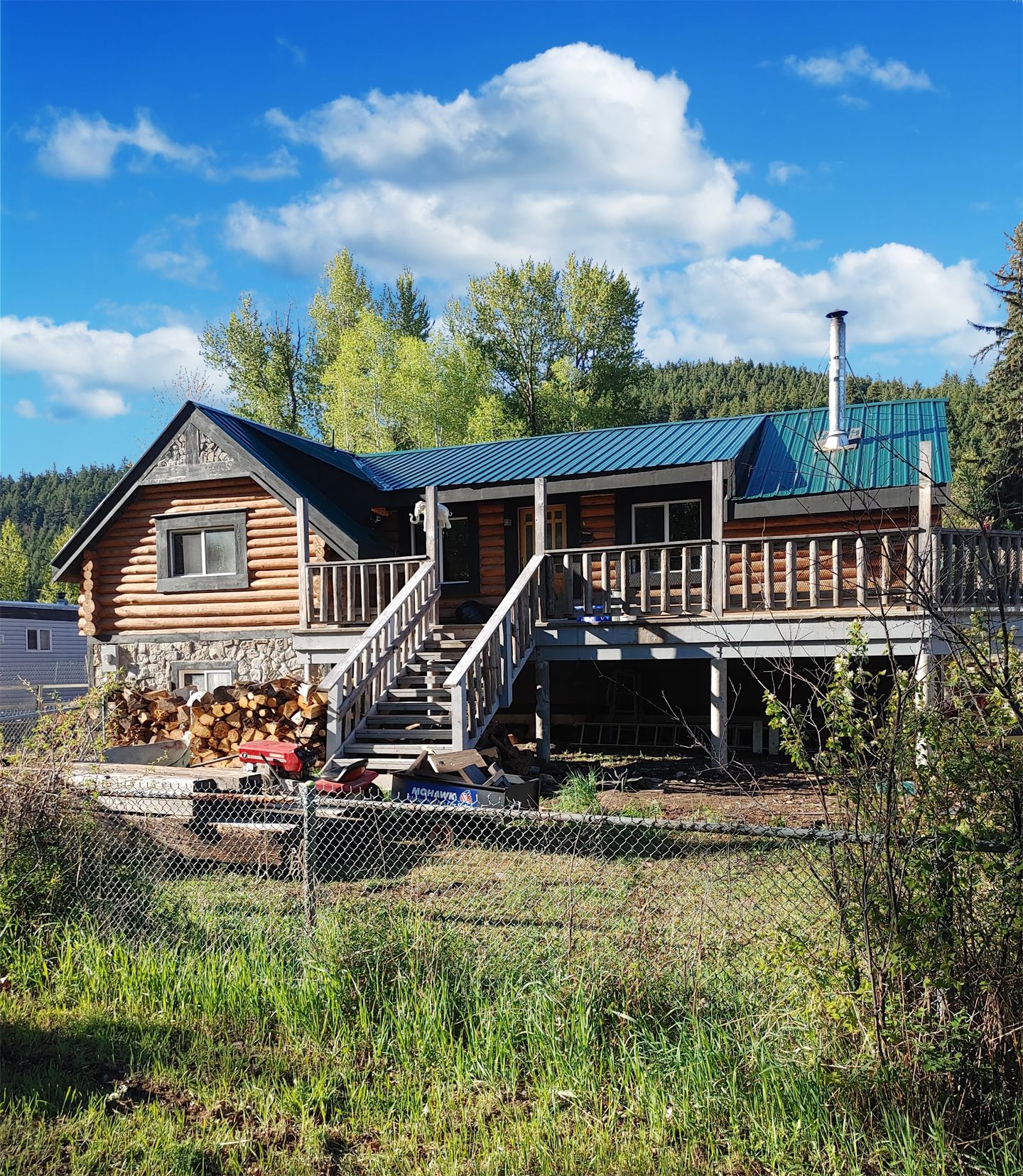 Main Photo: Affordable 12 year old Log Home on 1/3 acre in “Coalmont”