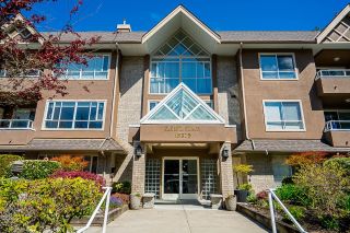 Photo 1: 204 15375 S 17 Avenue in Surrey: King George Corridor Condo for sale in "Carmel Place" (South Surrey White Rock)  : MLS®# R2878899