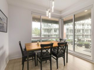 Photo 9: 408 733 W 3RD Street in North Vancouver: Harbourside Condo for sale in "THE SHORE" : MLS®# R2424919