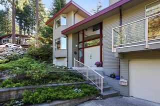Photo 2: 510 BAYVIEW Road: Lions Bay House for sale (West Vancouver)  : MLS®# R2737442