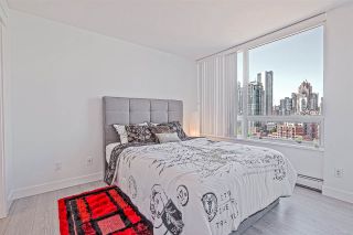 Photo 13: 1602 1201 MARINASIDE Crescent in Vancouver: Yaletown Condo for sale (Vancouver West)  : MLS®# R2401995