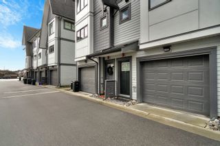 Photo 1: 23 19451 SUTTON Avenue in Pitt Meadows: South Meadows Townhouse for sale : MLS®# R2876247