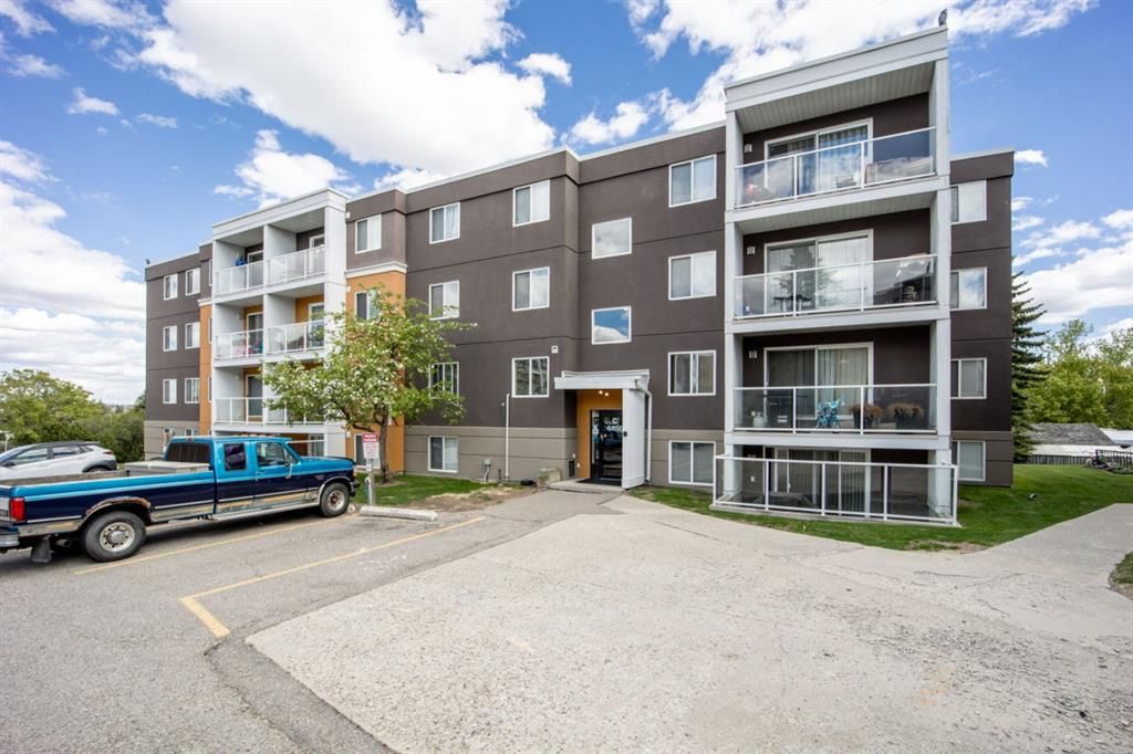 Main Photo: 202 4455C Greenview Drive NE in Calgary: Greenview Apartment for sale : MLS®# A1110677