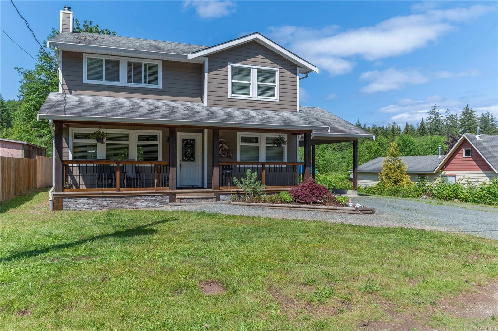 Main Photo: 3044 Effie Joy Rd in Campbell River: CR Campbell River North House for sale : MLS®# 942071
