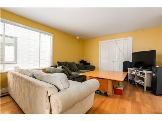 Photo 3: 637 E 24TH Avenue in Vancouver: Fraser VE House for sale in "FRASER" (Vancouver East)  : MLS®# V1072465