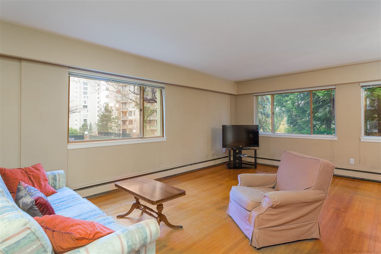 Main Photo: 2 5475 VINE Street in Vancouver: Kerrisdale Condo for sale in "Vinecrest Manor" (Vancouver West)  : MLS®# R2520930