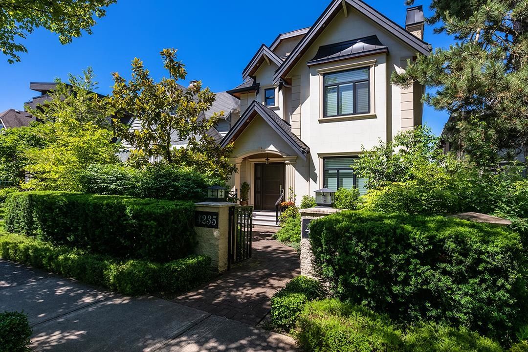 Main Photo: 4233 W 11TH Avenue in Vancouver: Point Grey House for sale (Vancouver West)  : MLS®# R2705396