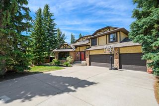 Photo 2: 319 Woodglen Place SW in Calgary: Woodbine Detached for sale : MLS®# A1218656