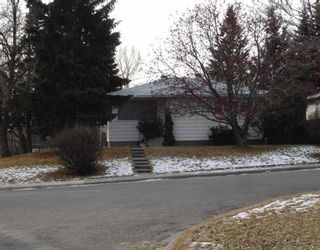 Photo 1: 1 HENDON Place NW in CALGARY: Highwood Residential Detached Single Family for sale (Calgary)  : MLS®# C3412761