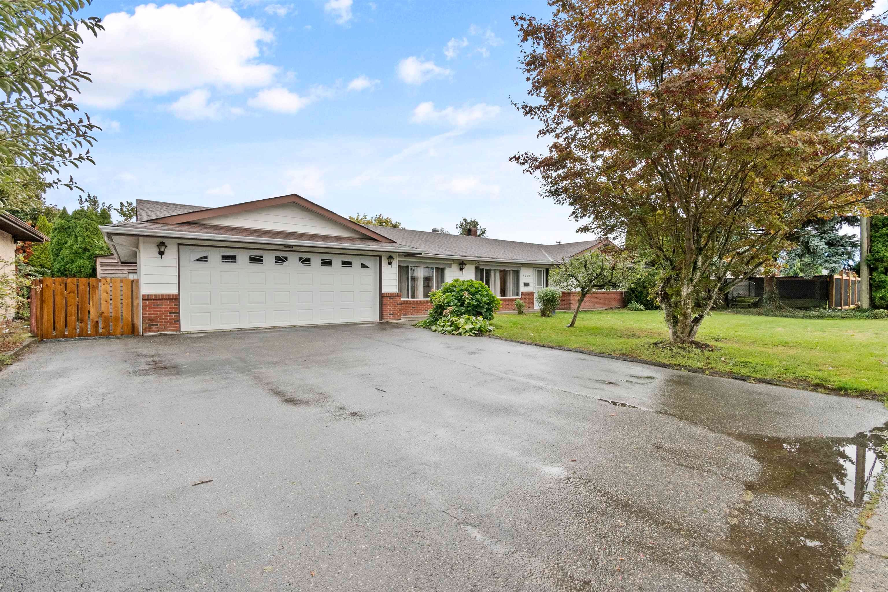 Main Photo: 9220 COOTE Street in Chilliwack: Chilliwack Proper East House for sale : MLS®# R2820201