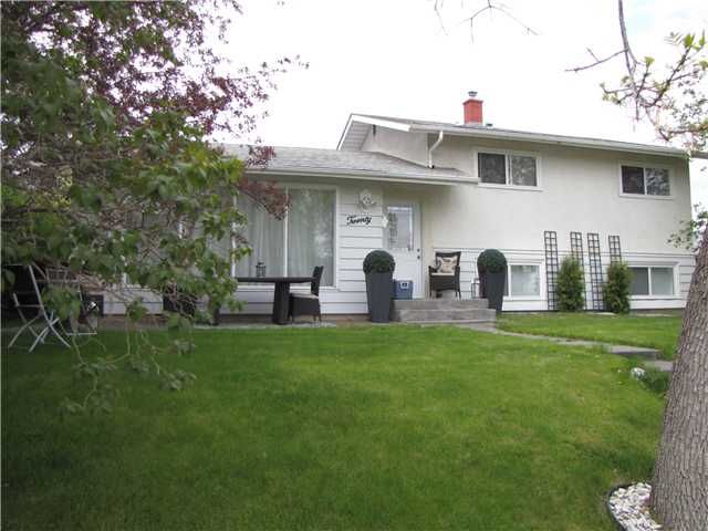 Main Photo: 20 FLAVELLE Road SE in CALGARY: Fairview Residential Detached Single Family for sale (Calgary)  : MLS®# C3523862