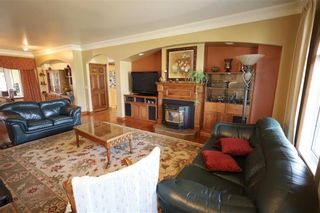 Photo 8: 65 Martin Crescent SW in Altona: House for sale : MLS®# 202400341
