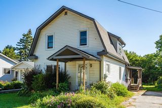 Photo 2: 7 Amanda Street: Orangeville House (1 1/2 Storey) for sale : MLS®# W4855044
