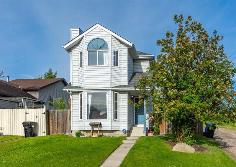 FEATURED LISTING: 14 Rivercrest Way Southeast Calgary