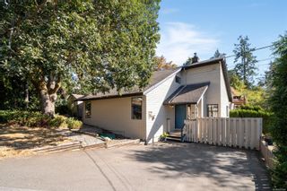 Photo 1: 1401 Hastings St in Saanich: SW Strawberry Vale House for sale (Saanich West)  : MLS®# 885984