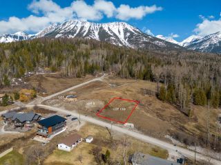 Photo 1: 1653 MCLEOD AVENUE in Fernie: Vacant Land for sale : MLS®# 2470726