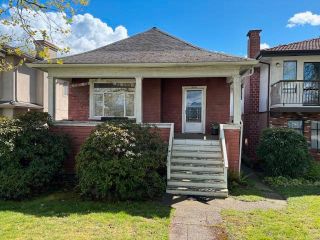 Main Photo: 364 E 23RD Avenue in Vancouver: Main House for sale (Vancouver East)  : MLS®# R2879075