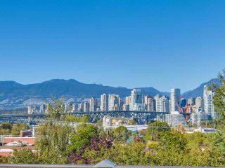 Photo 1: 8 1214 W 7TH Avenue in Vancouver: Fairview VW Townhouse for sale in "Marvista Courts" (Vancouver West)  : MLS®# R2123997