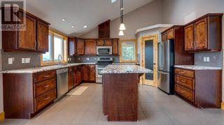 Photo 7: 464 Mountain Drive Okanagan North: Vernon Real Estate Listing: MLS®# 10280947