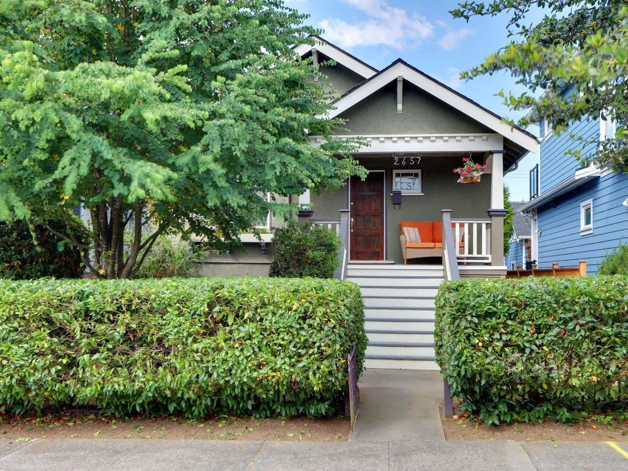 Main Photo: 2657 TRIUMPH Street in Vancouver: Hastings Sunrise House for sale (Vancouver East)  : MLS®# R2716684