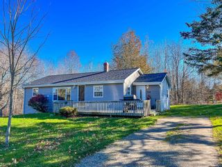 Photo 1: 1746 Deep Hollow Road in White Rock: Kings County Residential for sale (Annapolis Valley)  : MLS®# 202225516