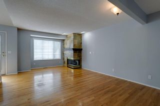 Photo 4: 2 1604 27 Avenue SW in Calgary: South Calgary Row/Townhouse for sale : MLS®# A1233436