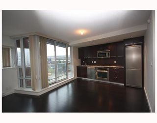 Photo 3: 901 918 COOPERAGE Way in Vancouver: False Creek North Condo for sale in "MARINER" (Vancouver West)  : MLS®# V747517