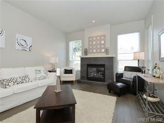 Photo 2: 742 Violet Ave in VICTORIA: SW Marigold Half Duplex for sale (Saanich West)  : MLS®# 692659