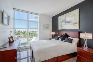 Photo 10: 1702 638 BEACH Crescent in Vancouver: Yaletown Condo for sale in "ICON" (Vancouver West)  : MLS®# R2274580