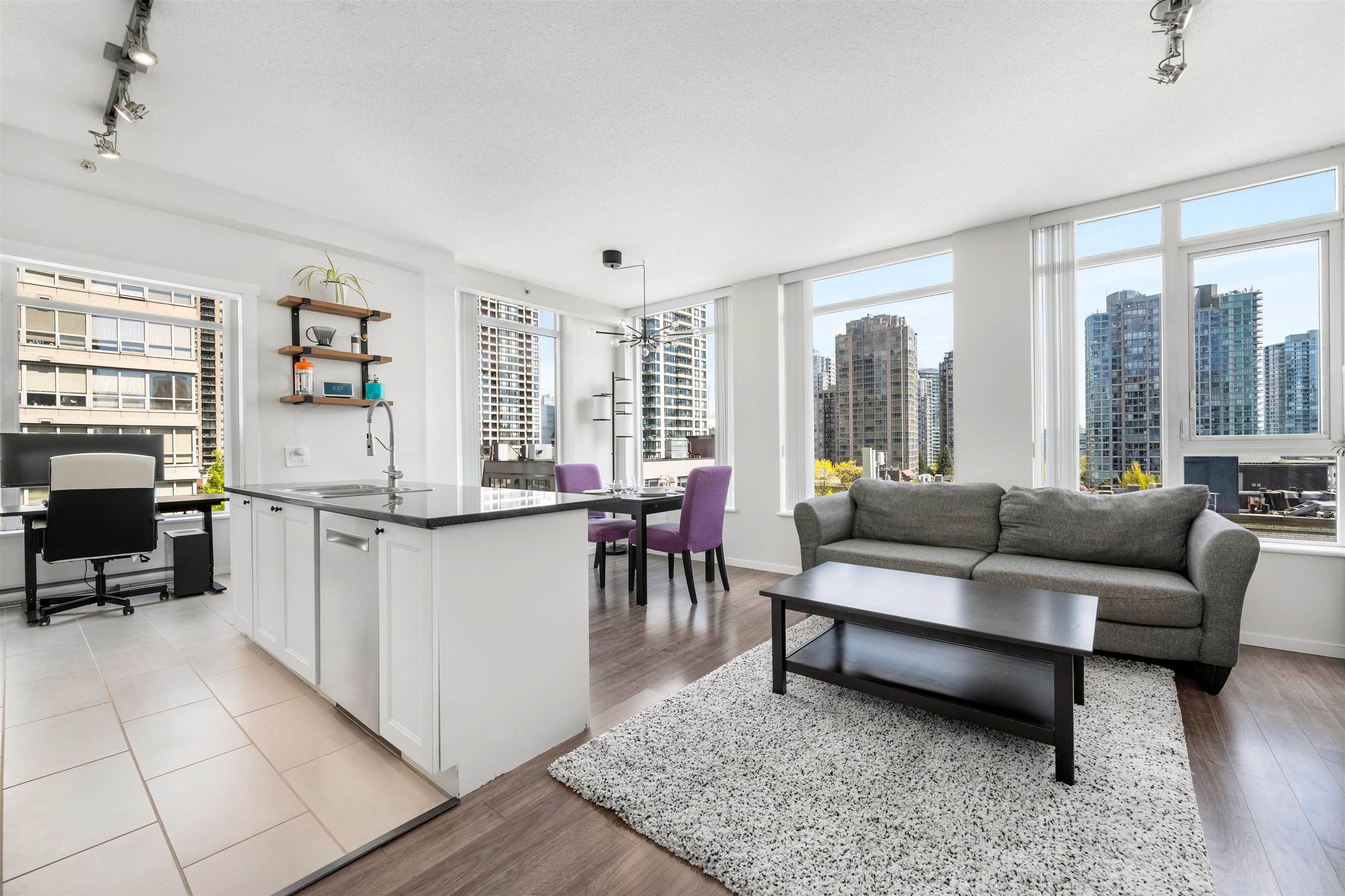 Main Photo: 703 1001 HOMER Street in Vancouver: Yaletown Condo for sale in "THE BENTLEY" (Vancouver West)  : MLS®# R2691472