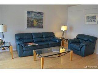 Photo 3: 223 Carter Crescent in Saskatoon: Confederation Park Single Family Dwelling for sale (Saskatoon Area 05)  : MLS®# 479643