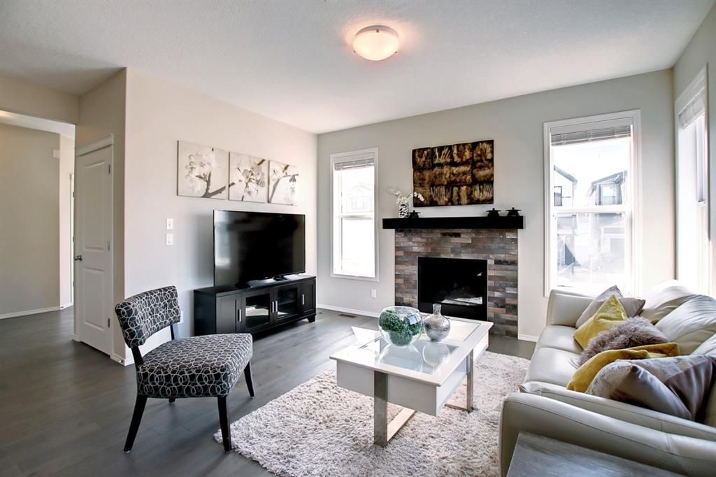 Photo 4: Photos: 56 Howse Manor NE in Calgary: Livingston Detached for sale : MLS®# A1204419