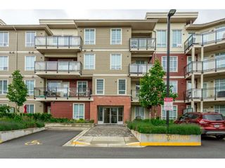 Photo 2: D211-20211 66 Avenue in Langley: Willoughby Heights Condo for sale : MLS®# R2497090